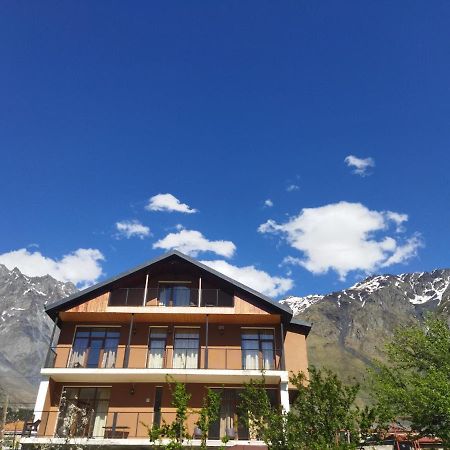Discover Kazbegi Hotel Exterior photo
