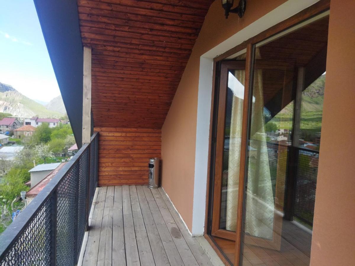 Discover Kazbegi Hotel Exterior photo