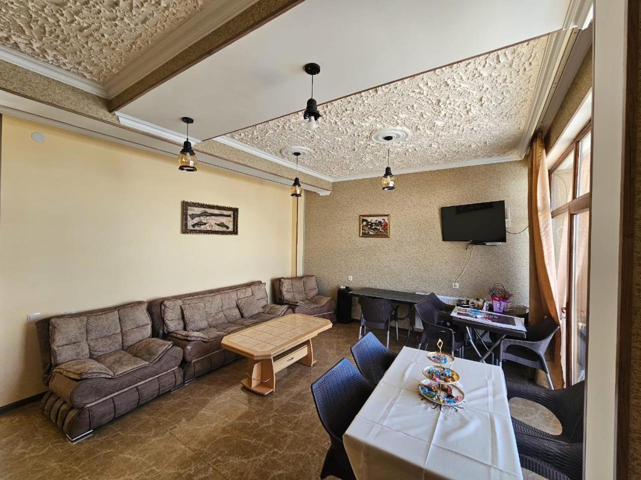 Discover Kazbegi Hotel Exterior photo